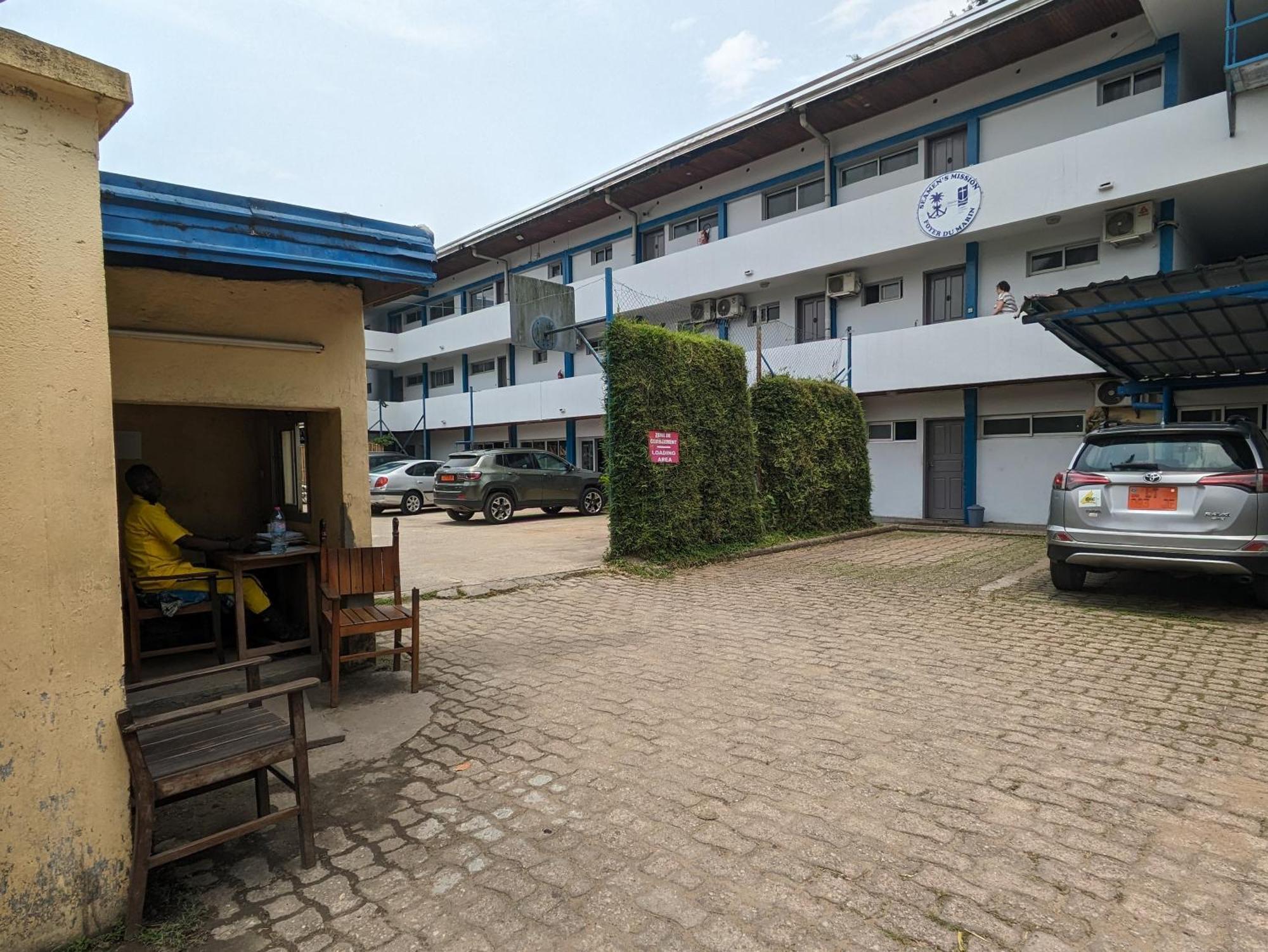 Foyer Du Marin Douala Exterior foto